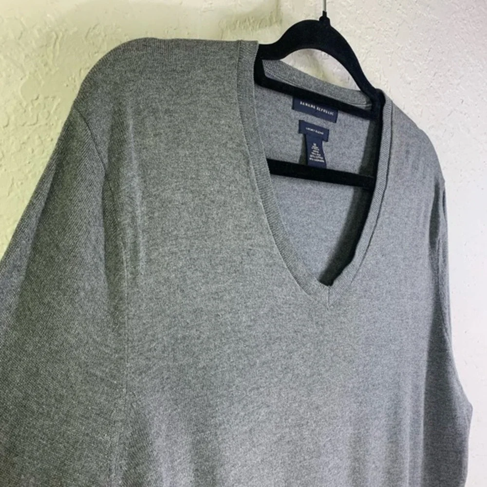 BANANA REPUBLIC Gray Silk Cotton Cashmere V-Neck‎ Sweater